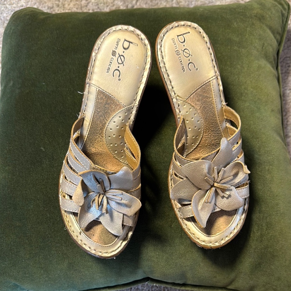 Born - b.o.c. Women's Gold Sandals - 8